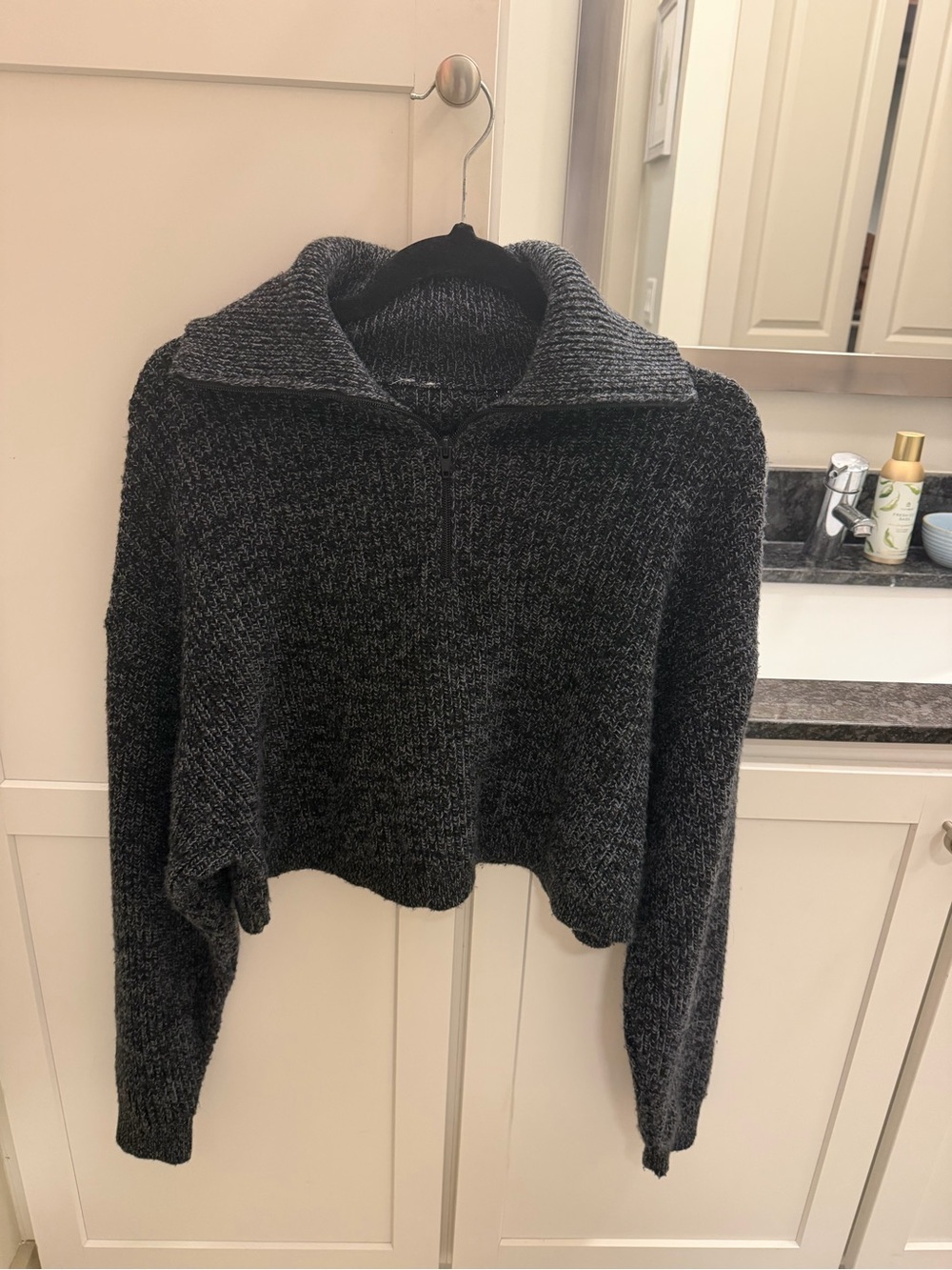 ALO Cropped Half-Zip Sweater